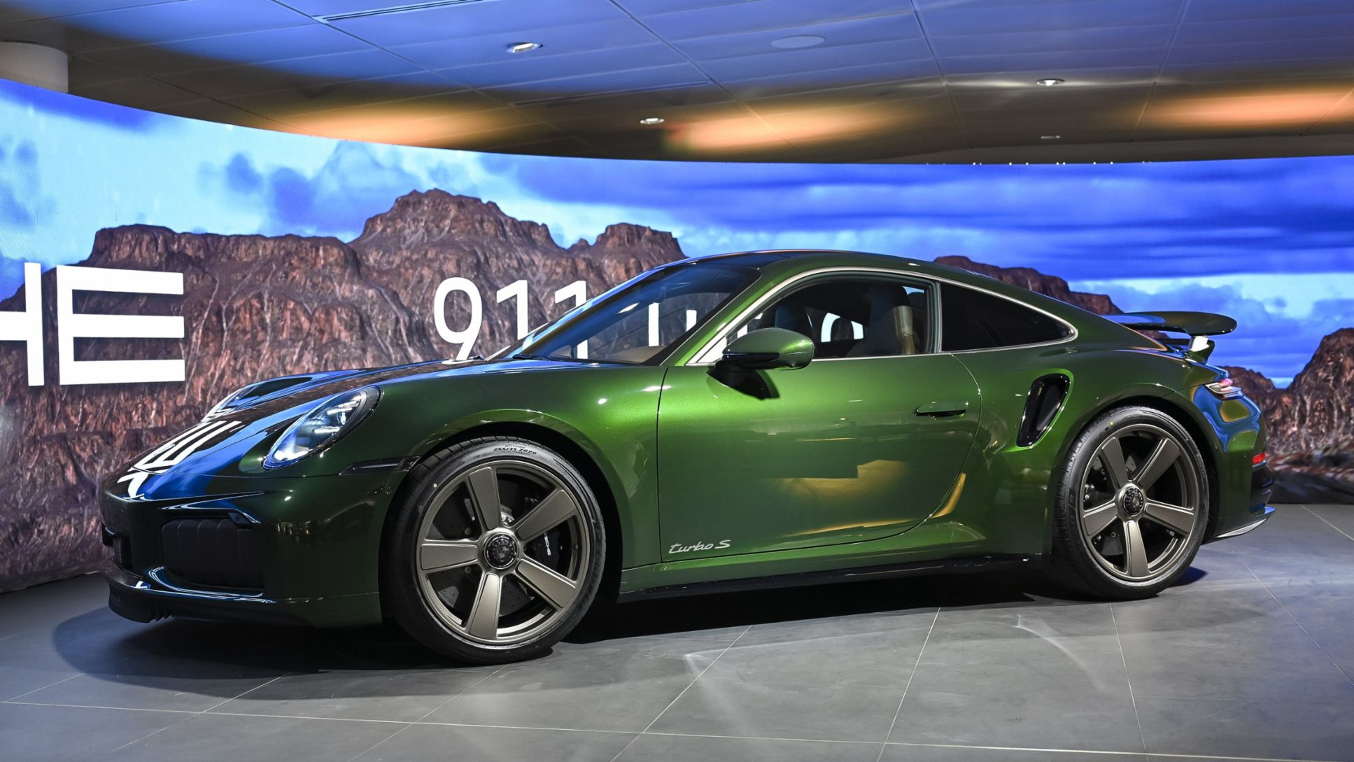 Porsche 911 Turbo S, Porsche Center Santiago, Chile, 2026