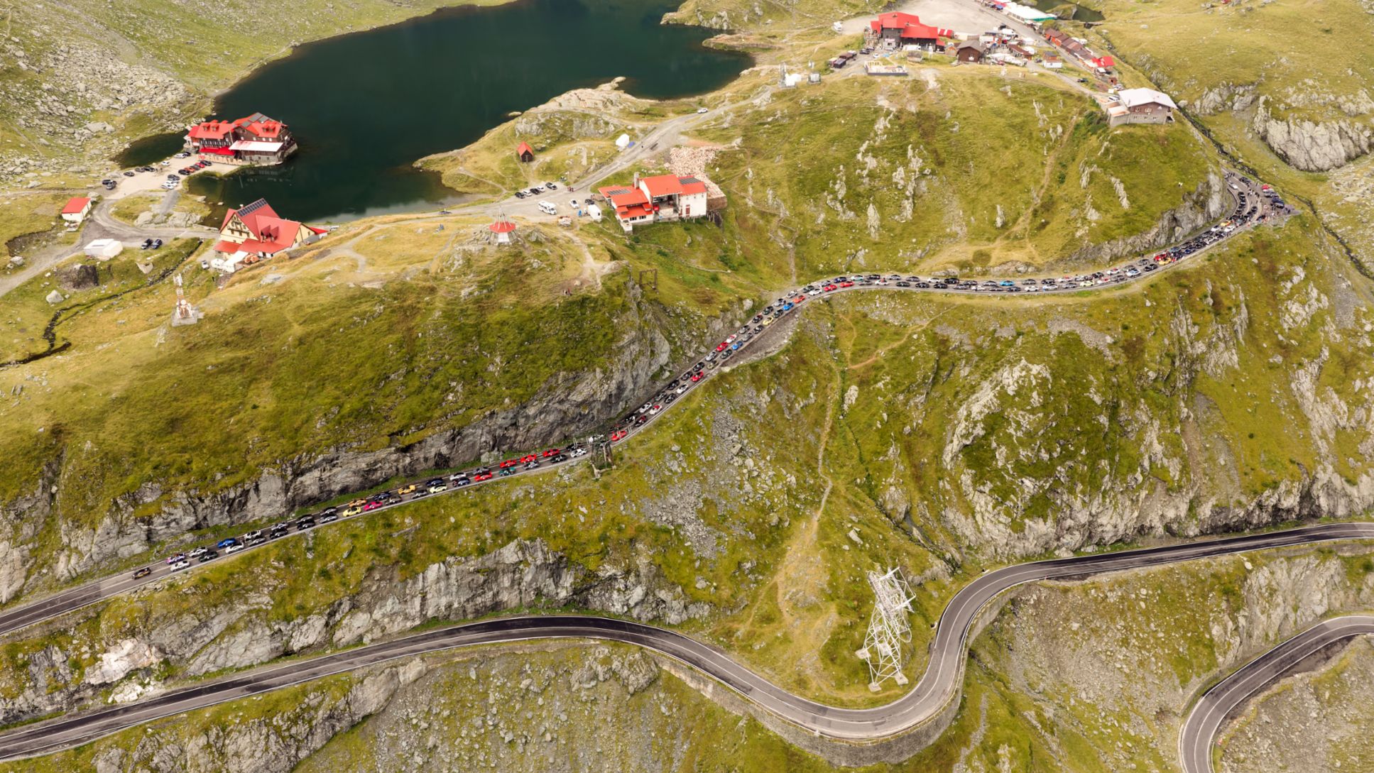 &Icirc;nt&acirc;lnire legendară: 250 de participanți din toată lumea s-au reunit la Transfăgărășan Getaway 2026, comunicat de presă, 09/09/2026, Porsche AG