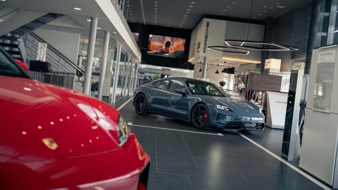 Llegan a Colombia los nuevos modelos el&eacute;ctricos de Porsche