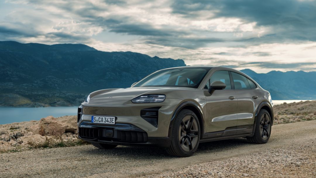Inspirat de un model emblematic: noul Cayenne Coupé Electric