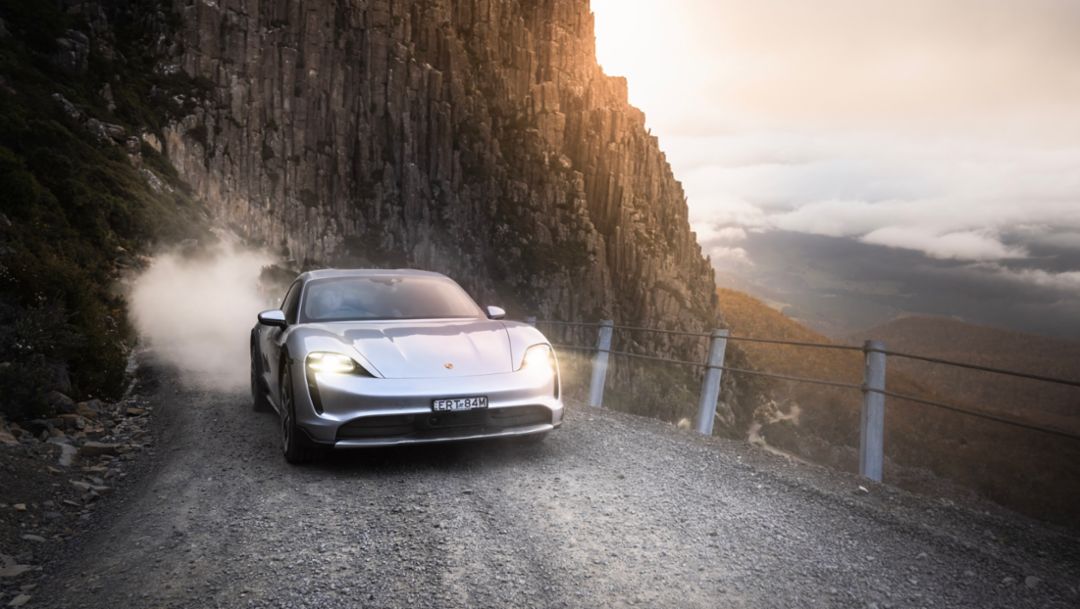 Taycan 4 Cross Turismo, 2023, Australia, Porsche AG