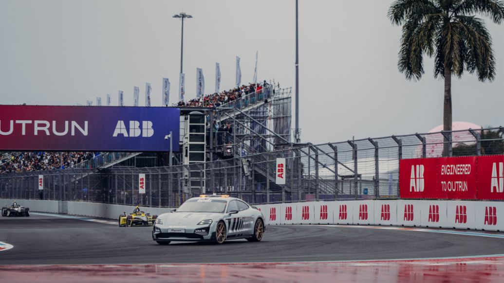 Porsche Taycan Turbo GT, coche de seguridad de la F&oacute;rmula E, E-Prix de Miami, 2026, Porsche AG