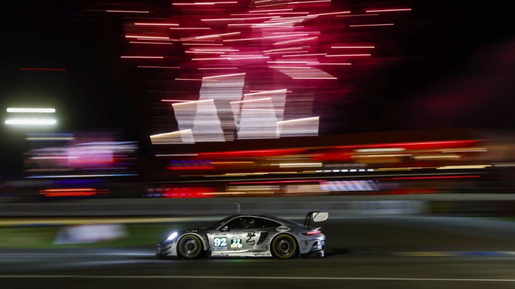 Porsche 911 GT3 R, The Bend Manthey (n&ordm; 92), Yasser Shahin (Australia), Riccardo Pera (ITA), Richard Lietz (Austria), carrera, 24 Horas de Le Mans, Campeonato del Mundo de Resistencia FIA (WEC), 2026, Porsche AG