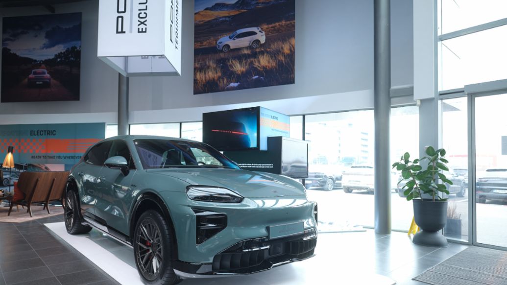 Porsche Cayenne Turbo Electric a ajuns la București, comunicat de presă, 10/02/2026, Porsche AG