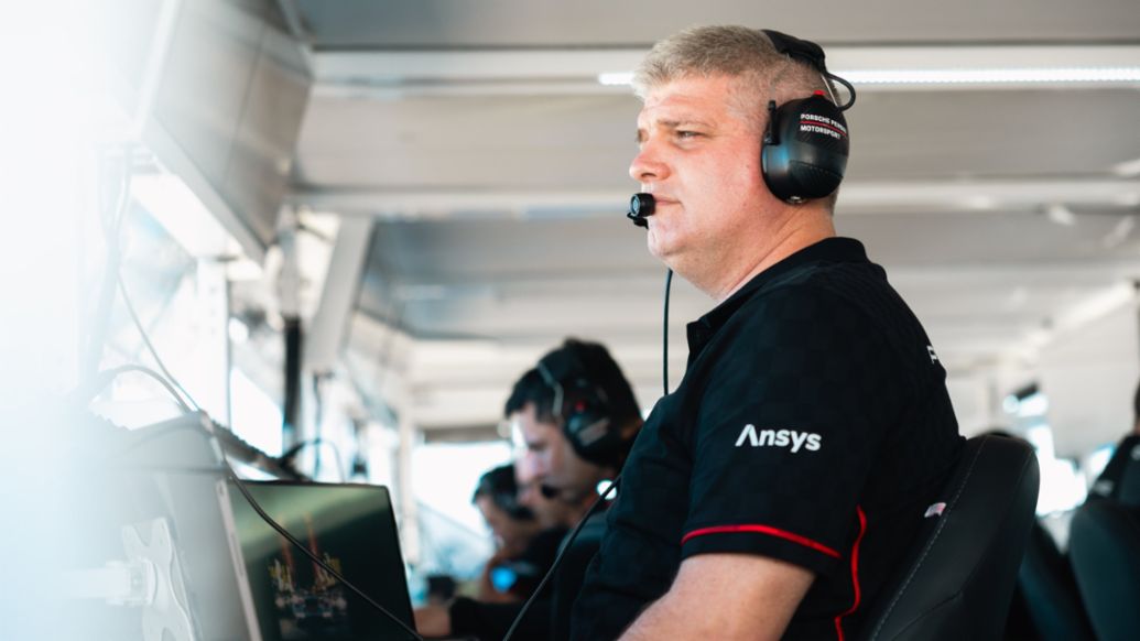 Jonathan Diuguid (Managing Director Porsche Penske Motorsport)
