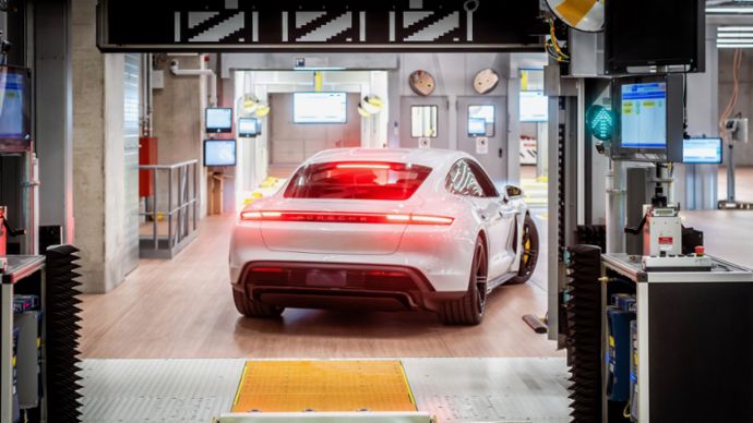 Taycan factory, Stuttgart-Zuffenhausen, 2019, Porsche AG