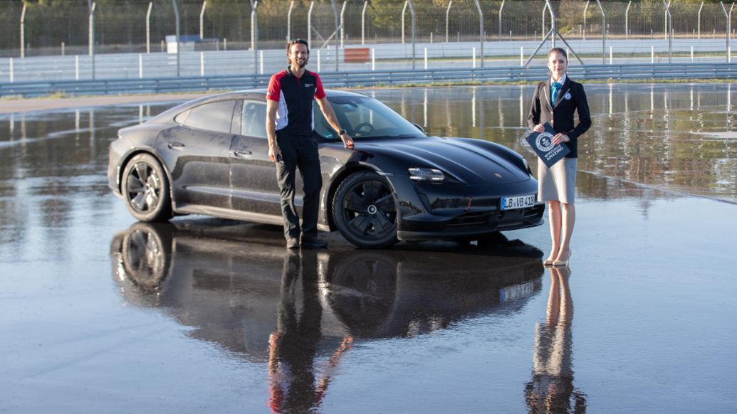 Dennis Retera, Porsche instructor, Taycan drift record, Porsche Experience Centre (PEC) Hockenheimring, 2020, Porsche AG