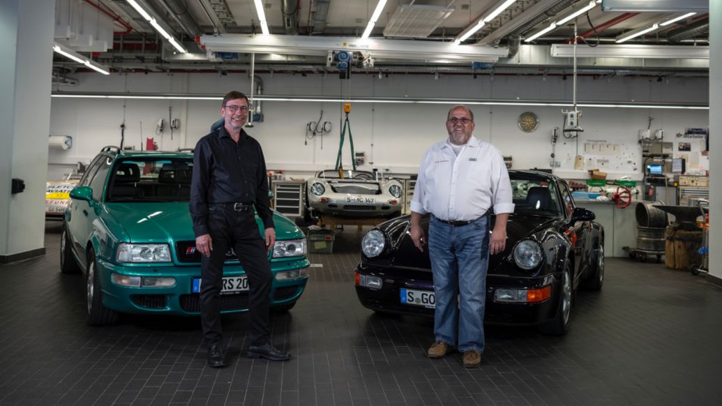 Michael Hölscher, Head of the Audi Avant RS2 project at Porsche, Ralf Friese, Corporate historian at Audi, l-r, Audi Avant RS2, 911, 2021, Porsche AG