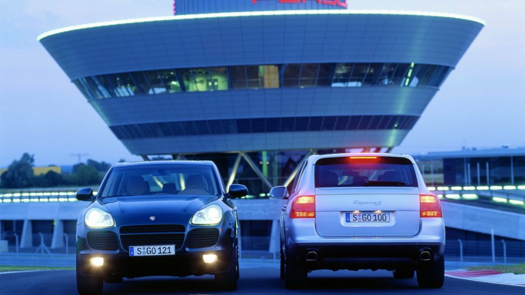 Cayenne Turbo, Cayenne S (l-r), 2002, Porsche AG