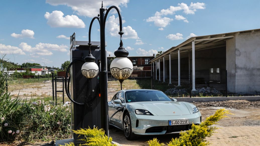Taycan con batería Performance Plus, viaje Stuttgart - Estambul - Stuttgart, 2024, Porsche AG