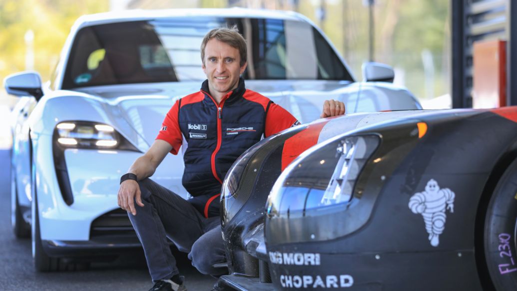 Timo Bernhard, Porsche Brand Ambassador, Taycan Turbo S, 919 Hybrid, 2020, Porsche AG