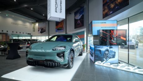 Porsche Cayenne Turbo Electric a ajuns la București