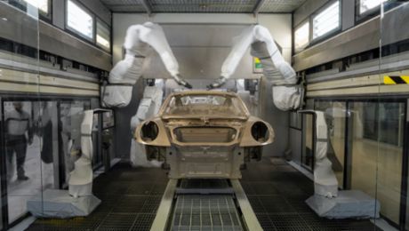 Golden Hour: the creation of a Paint-to-Sample 911 GT3