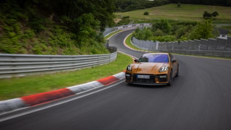 Neuer Panamera erzielt Rekordzeit auf der Nürburgring-Nordschleife