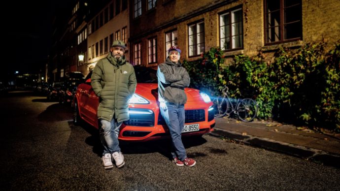 Niko Hüls, Sune Pejtersen, l-r, Cayenne S Coupé, Roadtrip Back2Tape, Copenhagen, 2020, Porsche AG