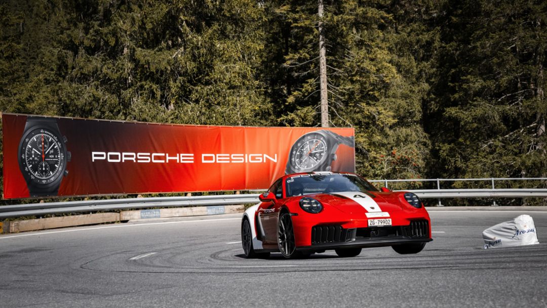 Le temps passe à toute vitesse : Porsche Design Timepieces à l'Arosa ClassicCar