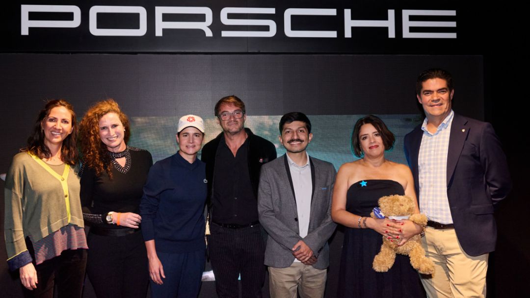 Porsche fortalece en México su compromiso social con la entrega de donativos a fundaciones aliadas