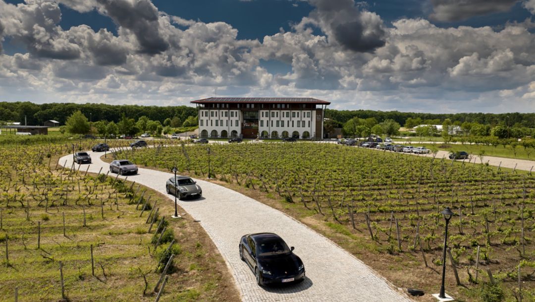 Macan Spring Drive