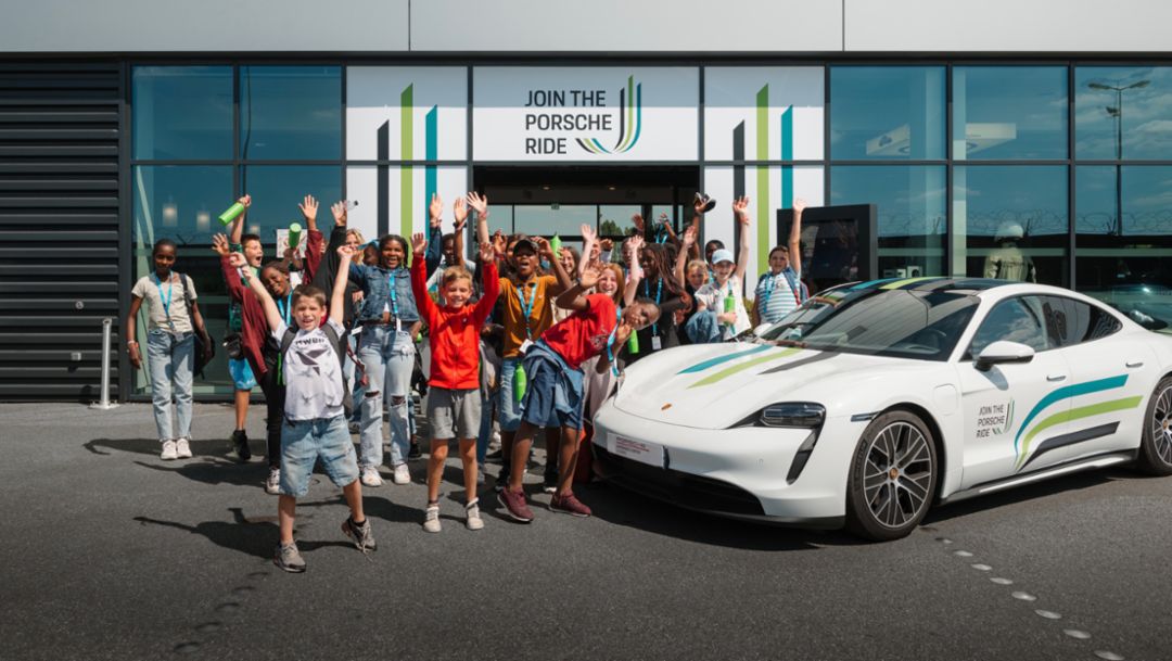 Join the Porsche Ride – Station 3