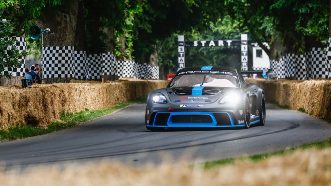 Presentación mundial del GT4 ePerformance en el Festival de la Velocidad