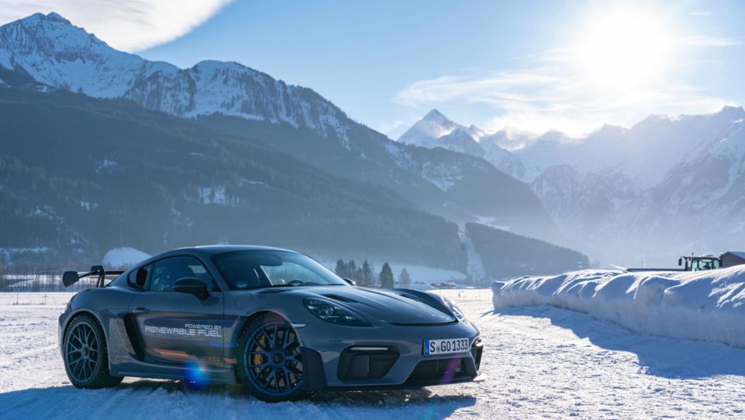 Powered by synthetic fuels: European presentation of the GT4 RS