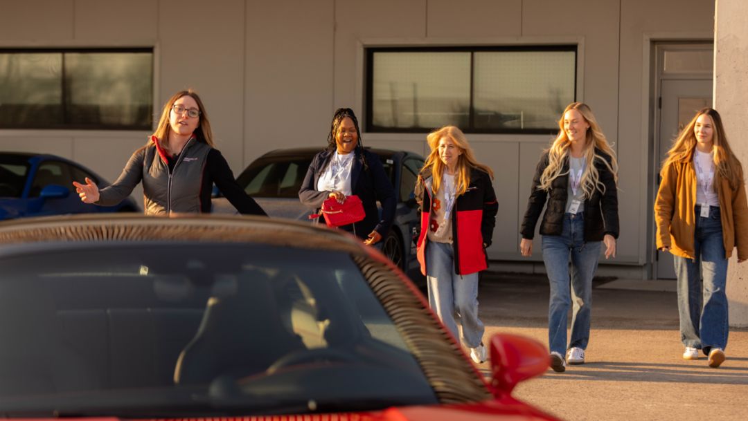 Porsche Experience Centre Toronto launches ‟Experience for HER”