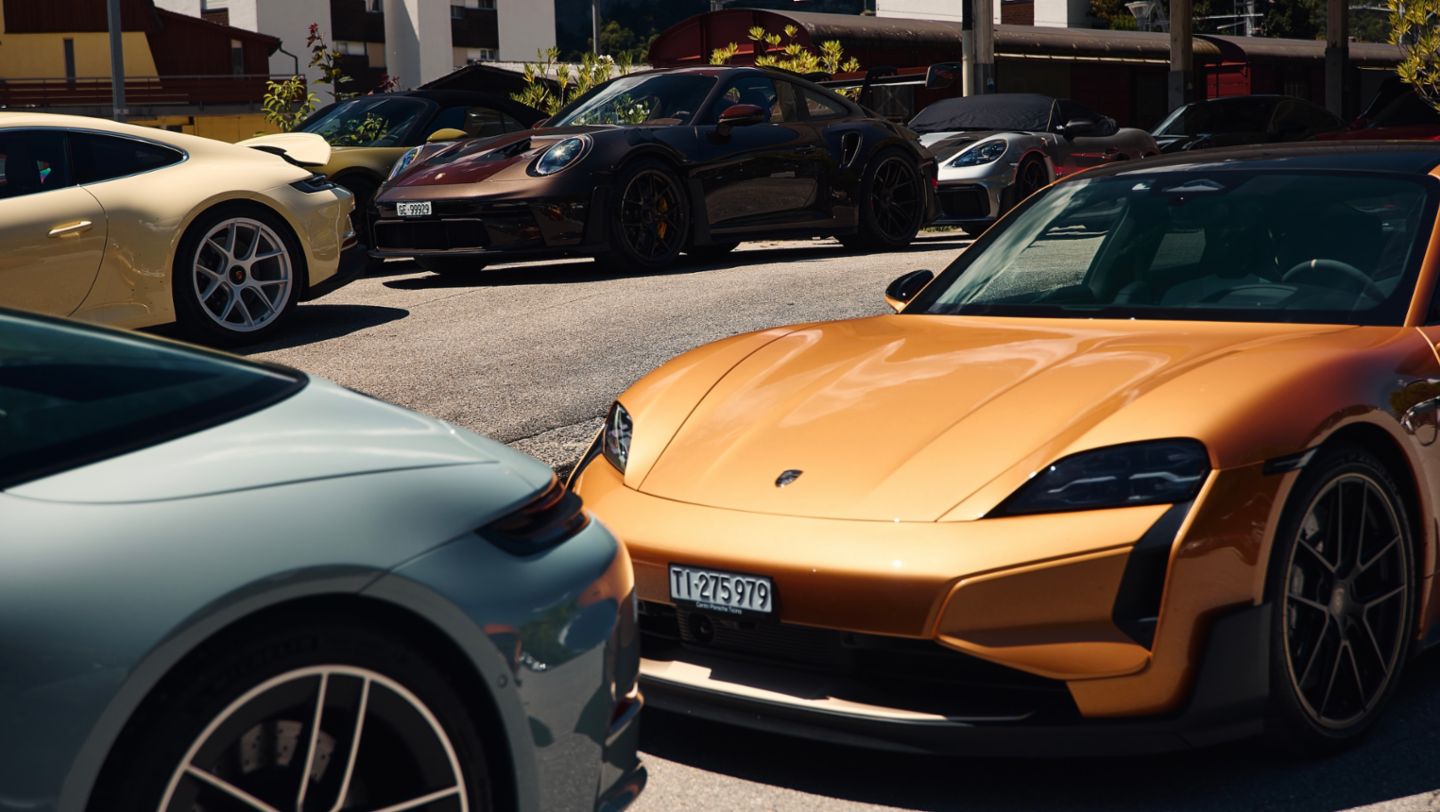 Taycan Turbo GT ; 911 S/T ; 911 GT3 RS ; 718 Spyder RS (l-r), Sonderwunsch Road Tour, 2026, Porsche Schweiz AG