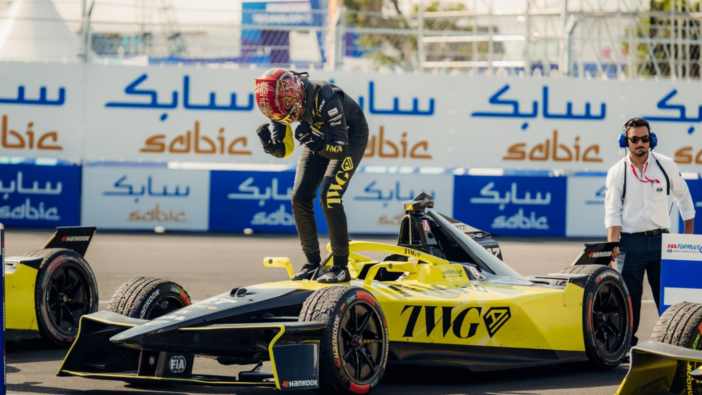 Jake Dennis, Porsche 99X Electric (nº 27), Andretti Fórmula E, E-Prix de Sanya, 2026, Porsche AG