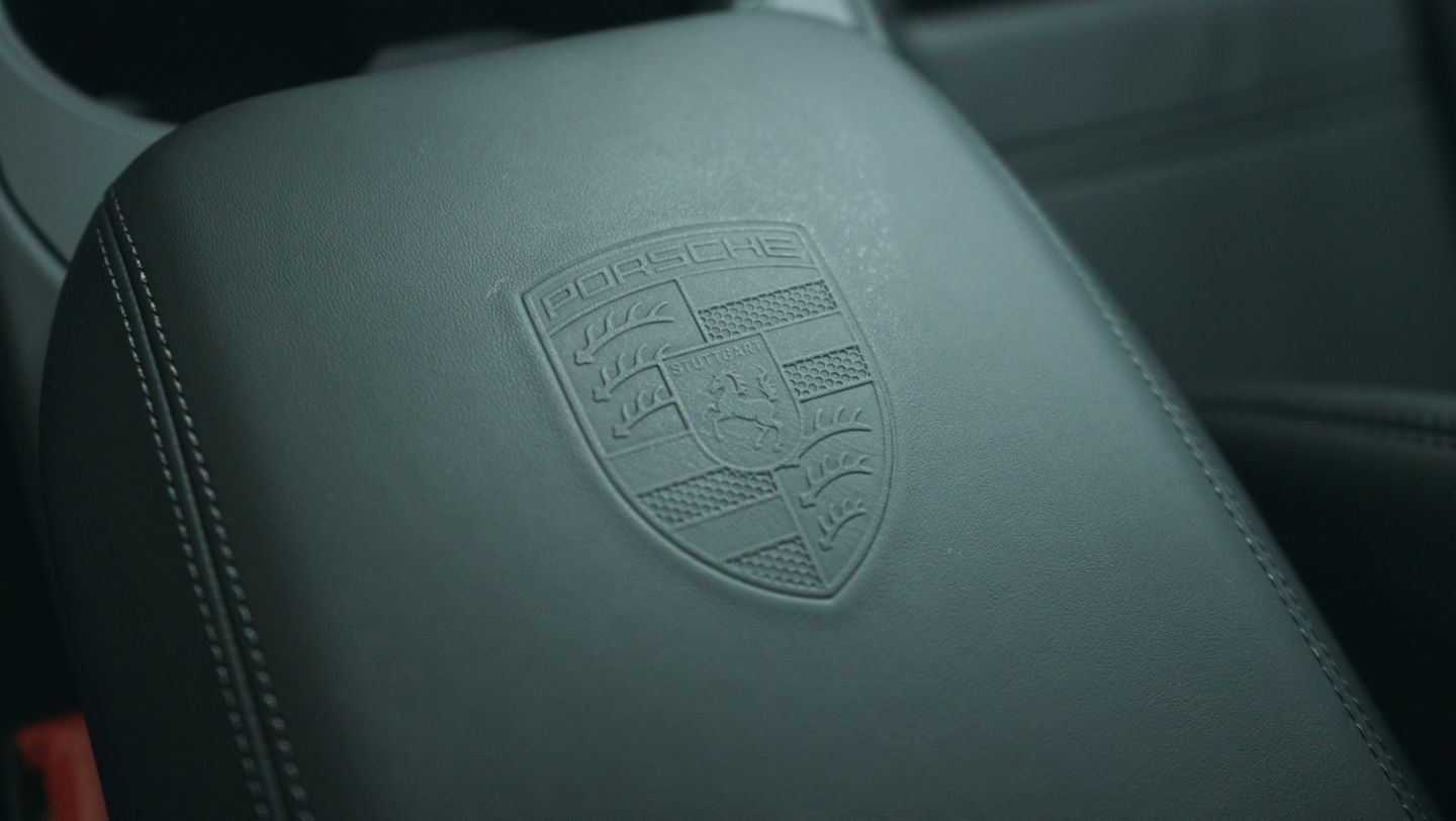 Porsche Cayenne Black Edition, Porsche Center Buenos Aires, Argentina, 2026