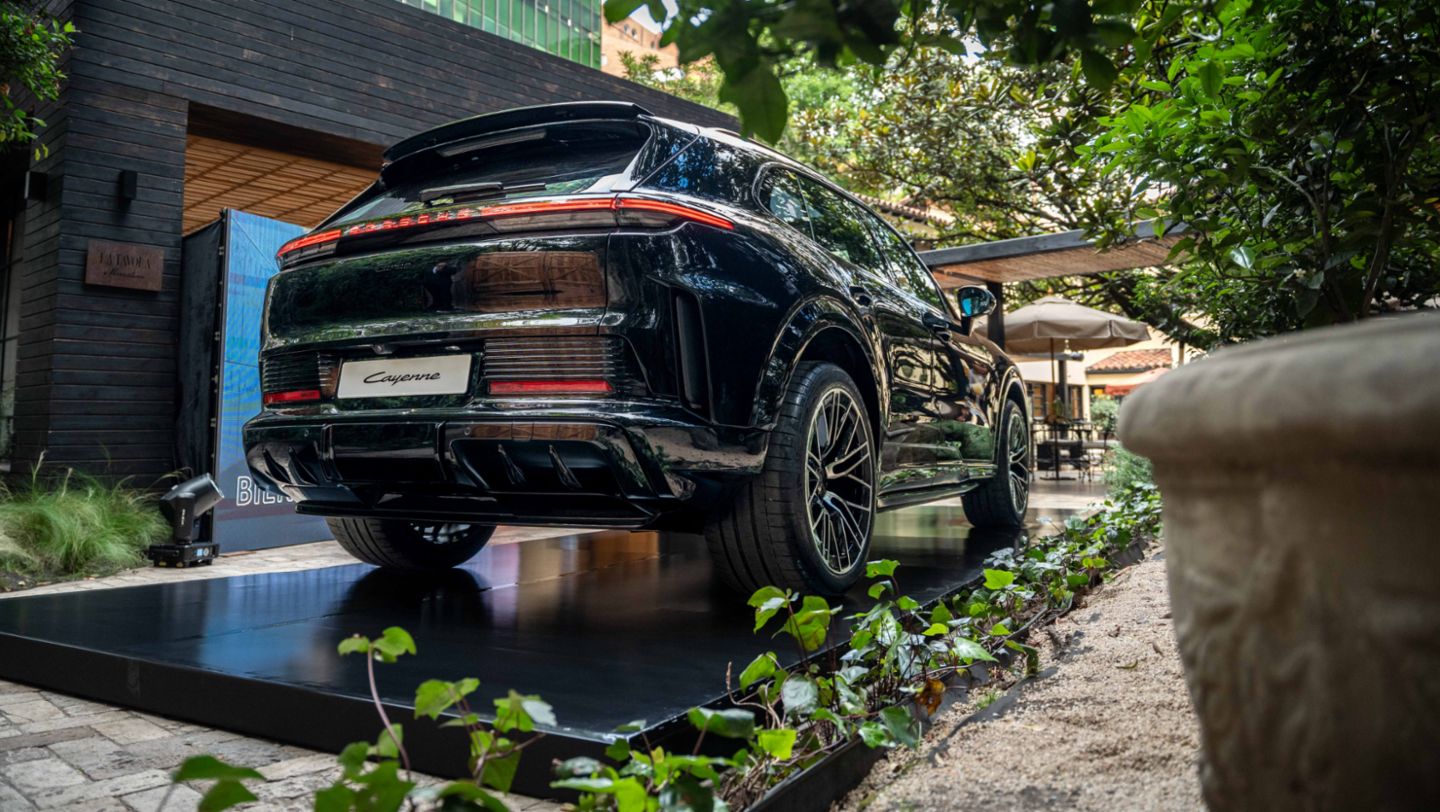 Cayenne Turbo Eléctrico. Bogotá, Colombia.