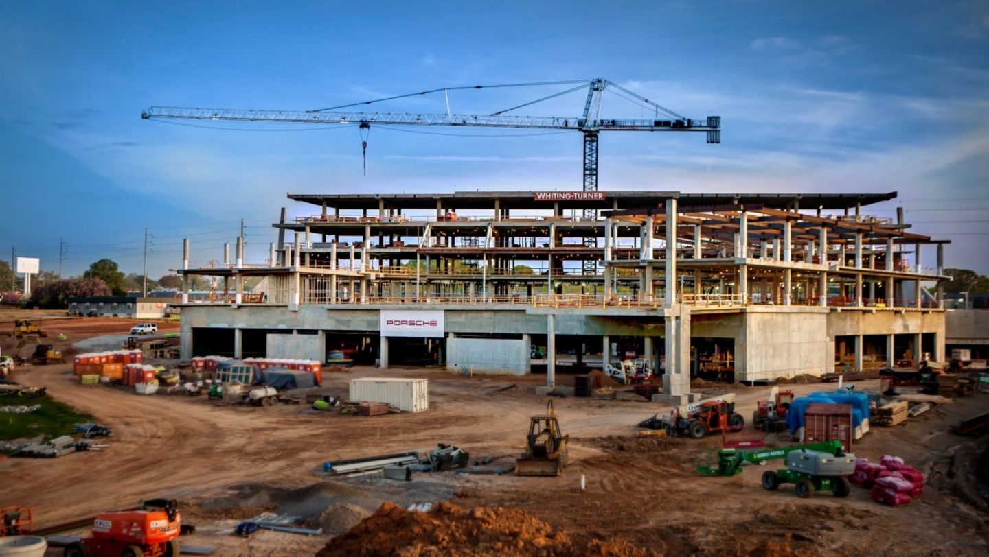 Topping out, Porsche Experience Center, Atlanta, 2019, Porsche AG