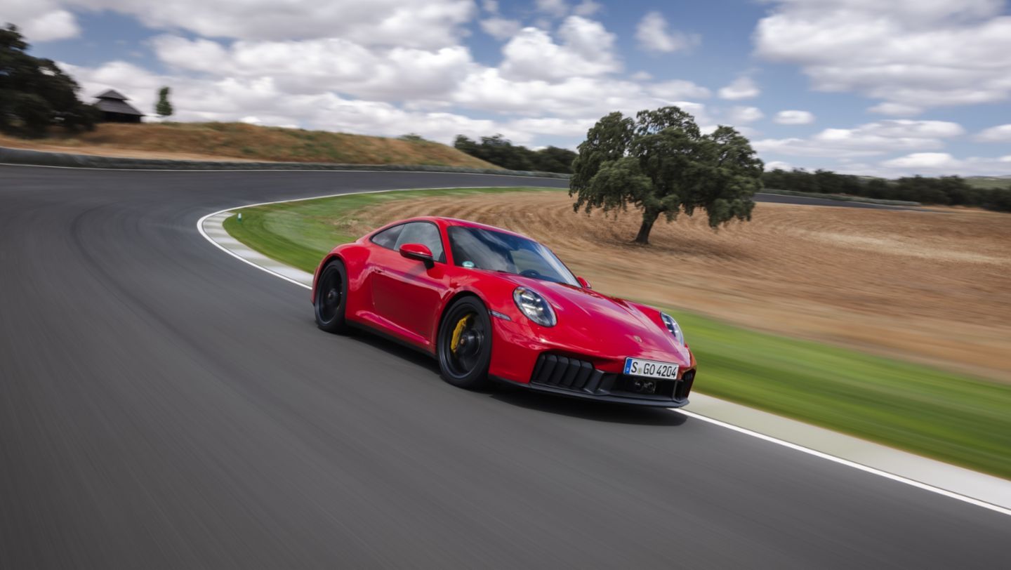 2025 911 Carrera 4 GTS - Carmine Red