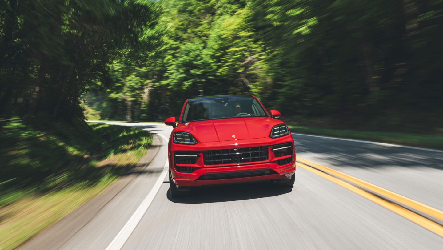 Porsche Cayenne GTS Coupé - Carmine Red