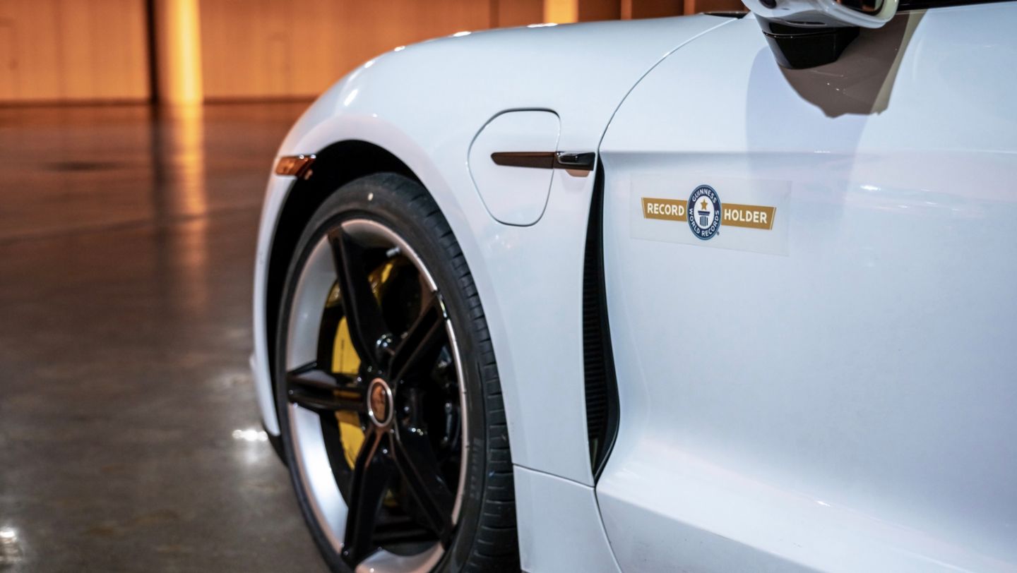 Taycan Turbo S, 2021, Porsche AG