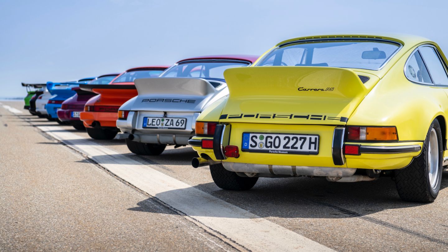 911 GT3 RS, 911 GT3 RS 4.0, 911 Carrera RS 3.8 Clubsport, 911 Carrera RS, 911 Carrera RSR 3.0, 911 Carrera RSR 2.8, 911 Carrera RS 2.7 (l-r), 2022, Porsche AG