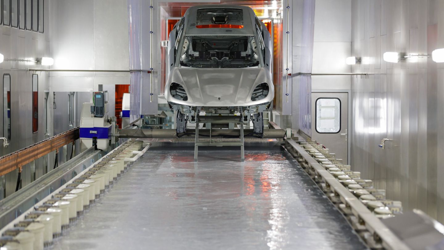 Macan, Kathodische Tauchlackierung, Leipzig, 2019, Porsche Leipzig GmbH